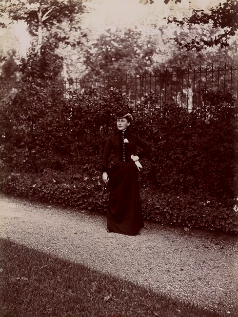 Madame Sargenton - Tiré de l'ouvrage L'Equipage du marquis de Chambray - Photos de Maurice de Gasté (1894) - Bnf (Gallica)